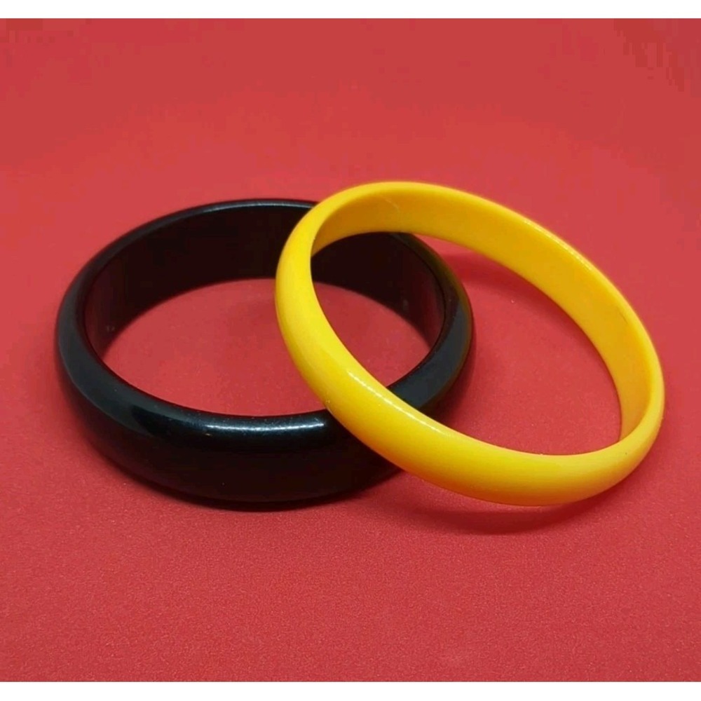 Vintage Black And Yellow Set Of Plastic Bangle Bracelets